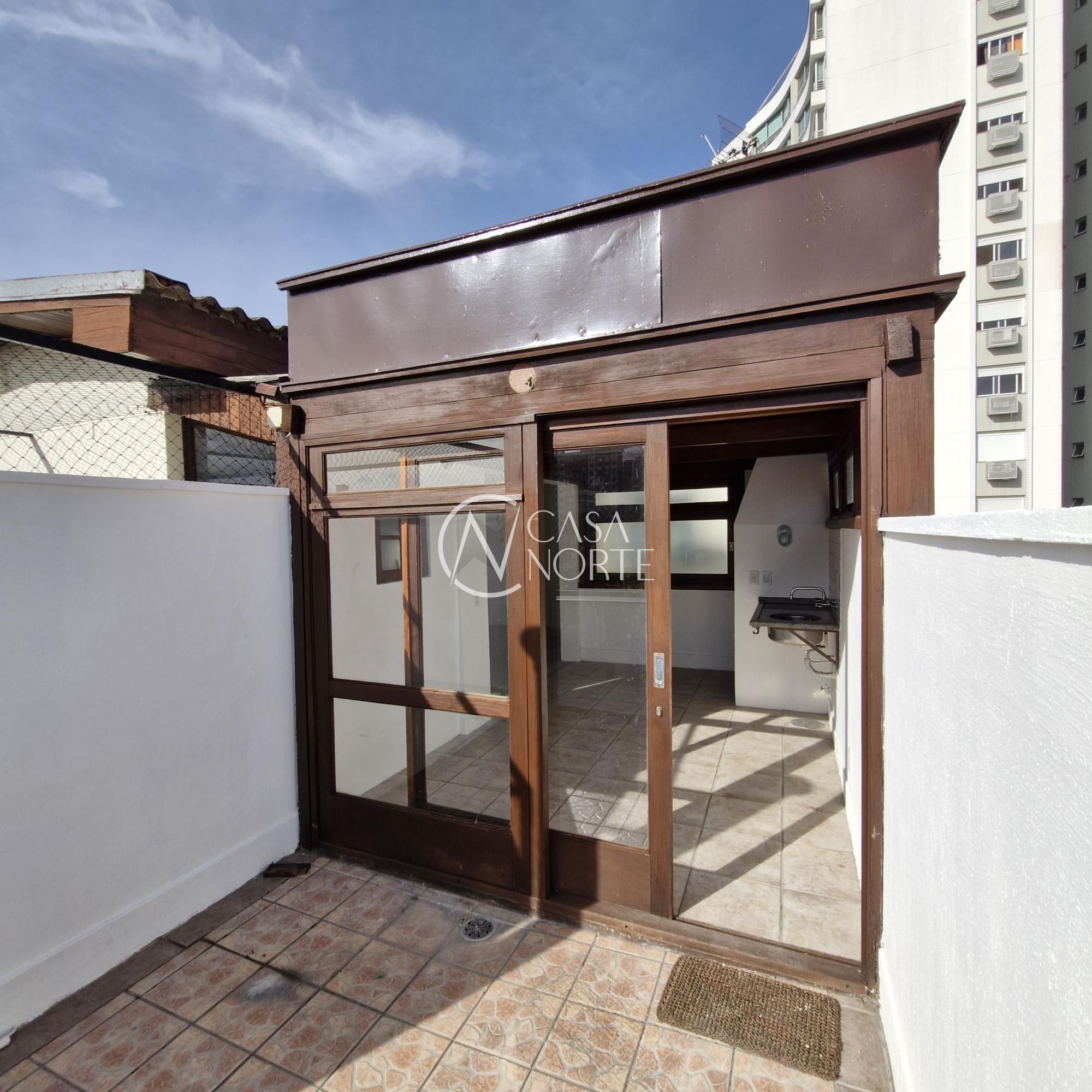 Cobertura à venda com 1 quarto, 84m², 1 suíte, Rua Barão do Triunfo no bairro Menino Deus em Porto Alegre