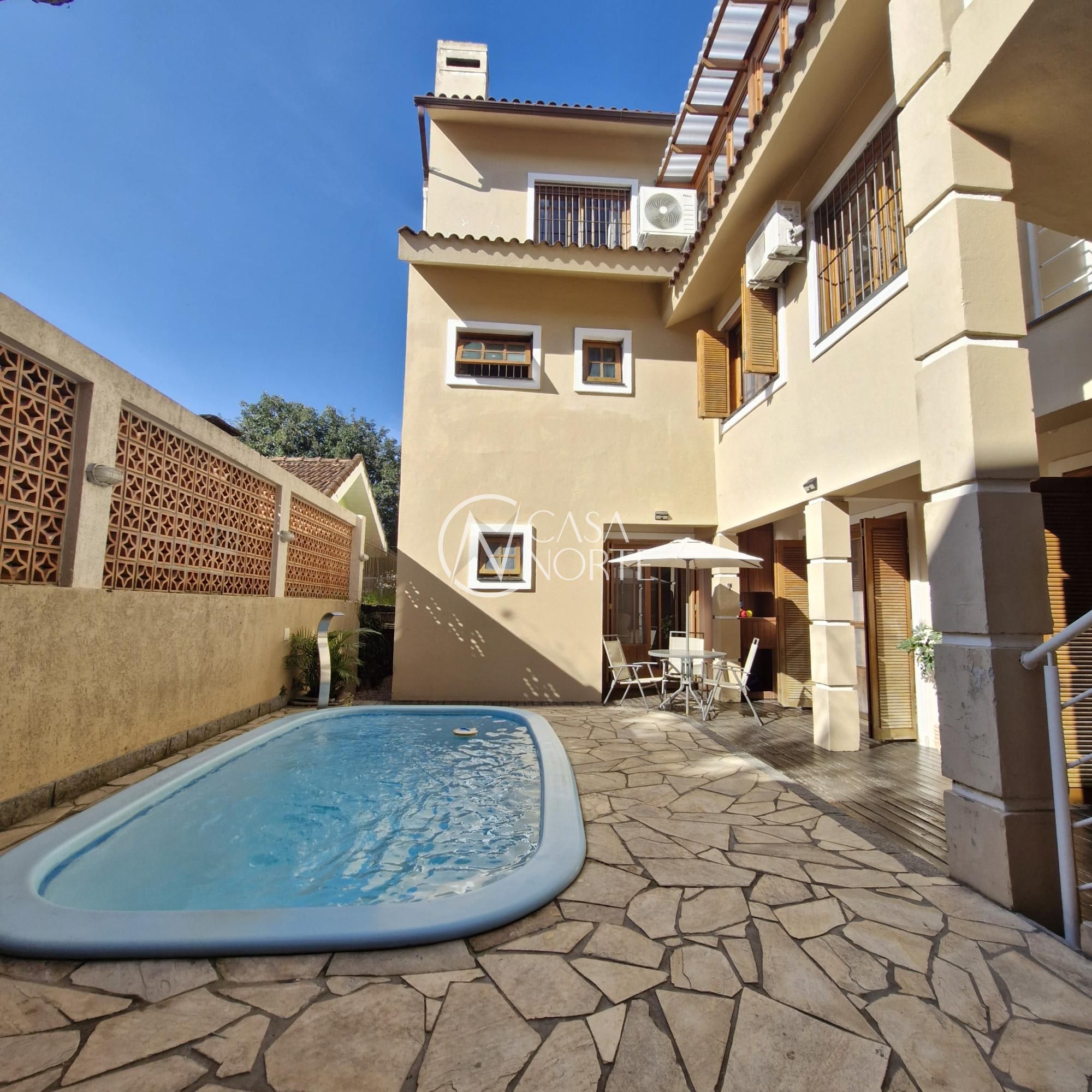 Casa à venda com 4 quartos, 336m², 3 suítes, 3 vagas, Rua José Marcelino Martins no bairro Jardim Sabará em Porto Alegre