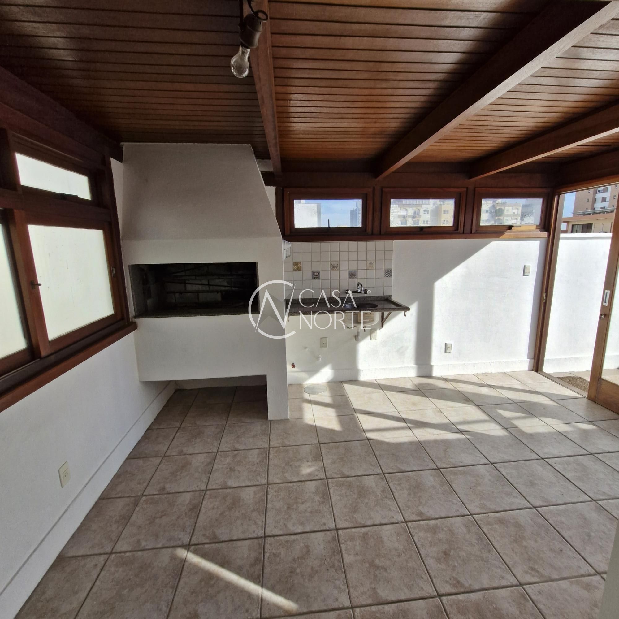 Cobertura à venda com 1 quarto, 84m², 1 suíte, Rua Barão do Triunfo no bairro Menino Deus em Porto Alegre