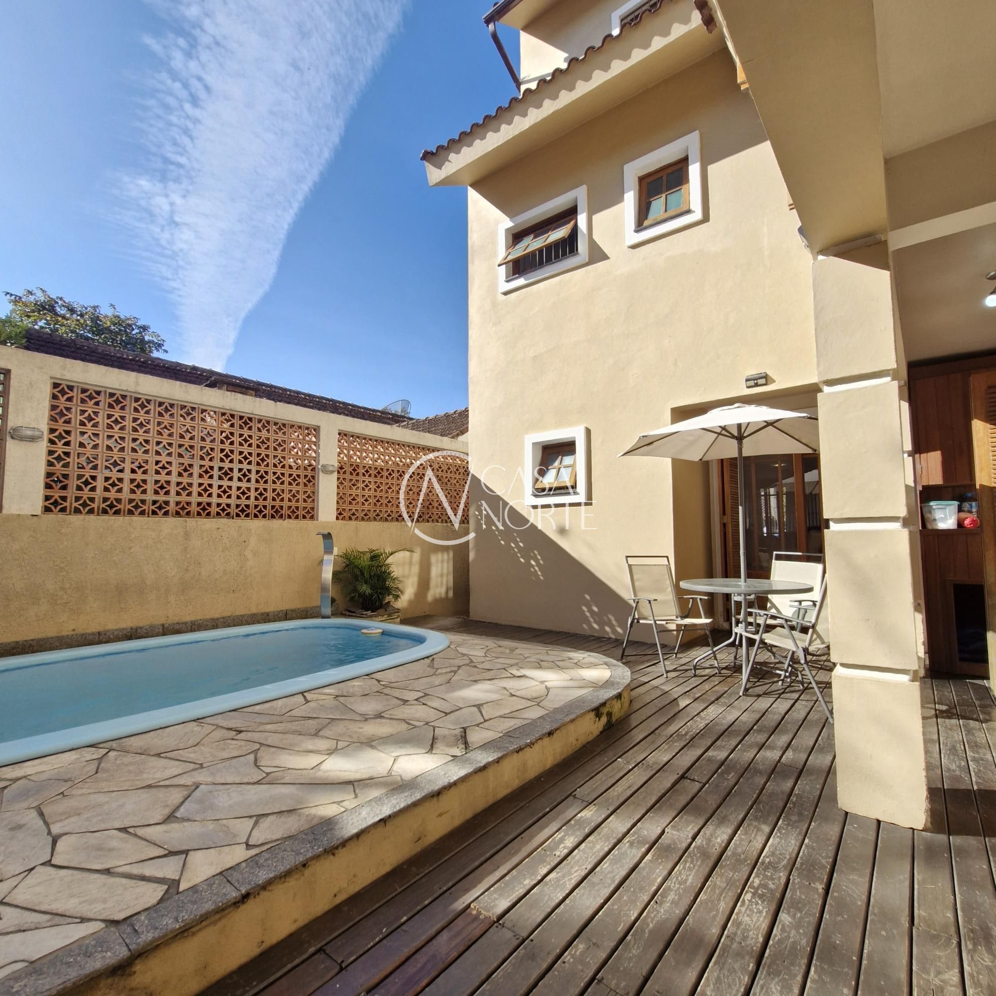 Casa à venda com 4 quartos, 336m², 3 suítes, 3 vagas, Rua José Marcelino Martins no bairro Jardim Sabará em Porto Alegre