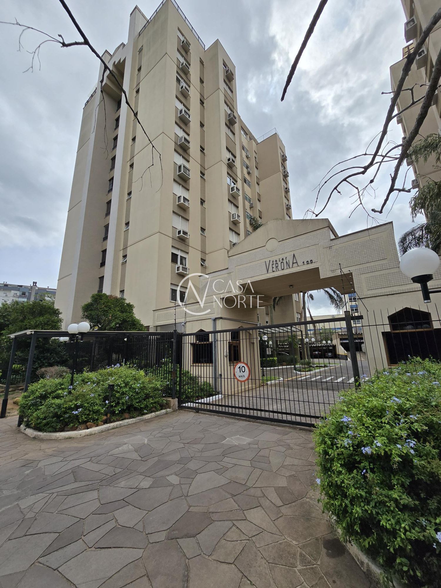 Apartamento à venda com 3 quartos, 99m², 1 suíte, 1 vaga, Rua José Honorato dos Santos no bairro Azenha em Porto Alegre