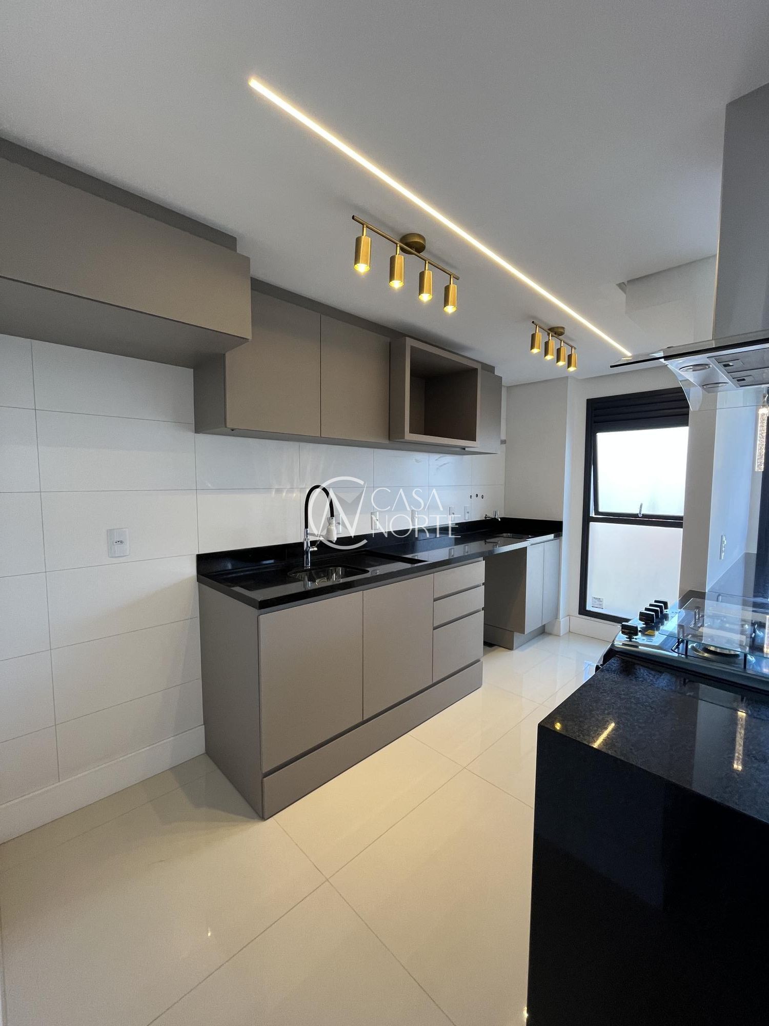 Apartamento à venda com 3 quartos, 79m², 1 suíte, 1 vaga, Valparaíso no bairro Jardim Botânico em Porto Alegre