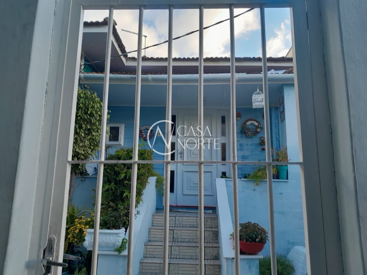 Casa à venda com 3 quartos, 591m², 2 vagas, Rua São Francisco no bairro Santana em Porto Alegre