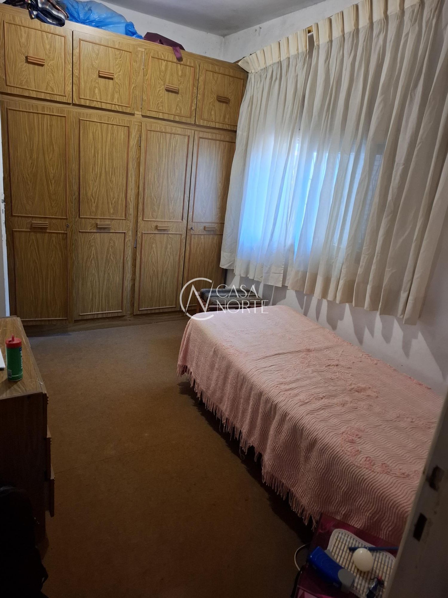 Casa à venda com 3 quartos, 109m², 2 suítes, 2 vagas, Rua João Abbott no bairro Petrópolis em Porto Alegre