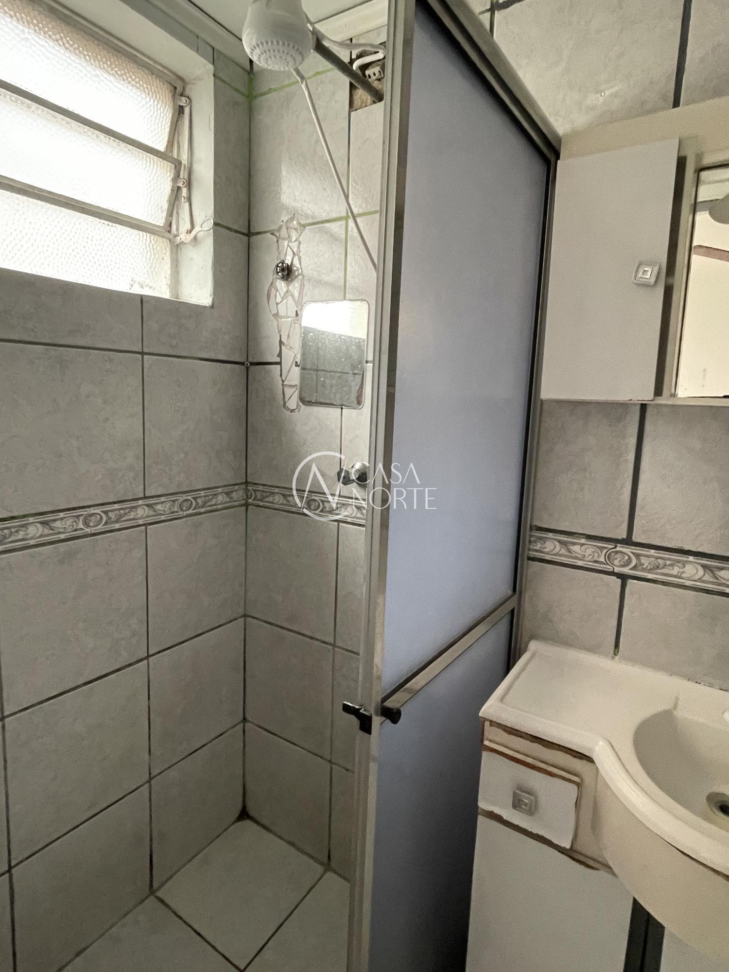 Kitnet à venda com 1 quarto, 32m², Rua Carlos Estevão no bairro Jardim Leopoldina em Porto Alegre