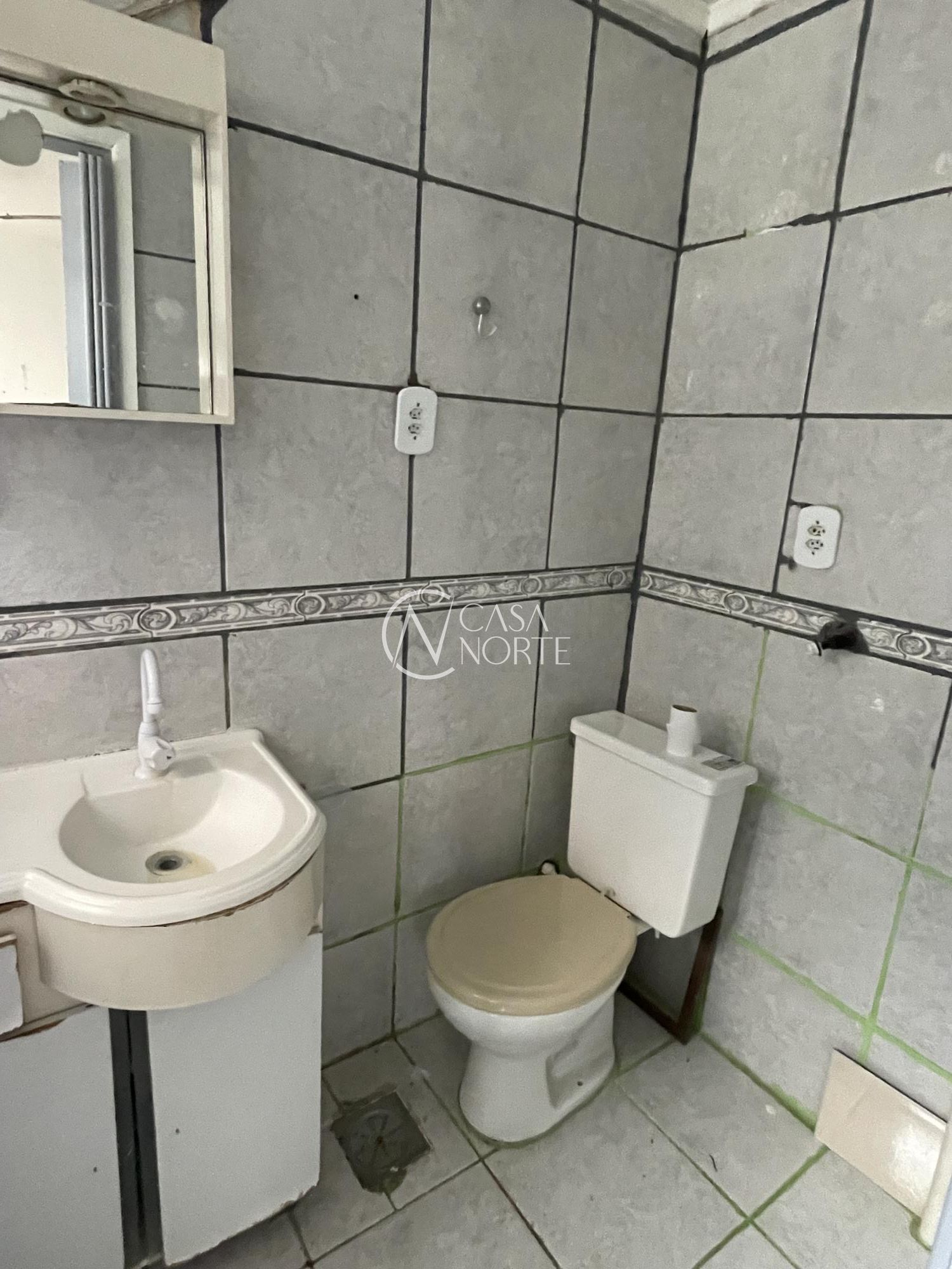 Kitnet à venda com 1 quarto, 32m², Rua Carlos Estevão no bairro Jardim Leopoldina em Porto Alegre