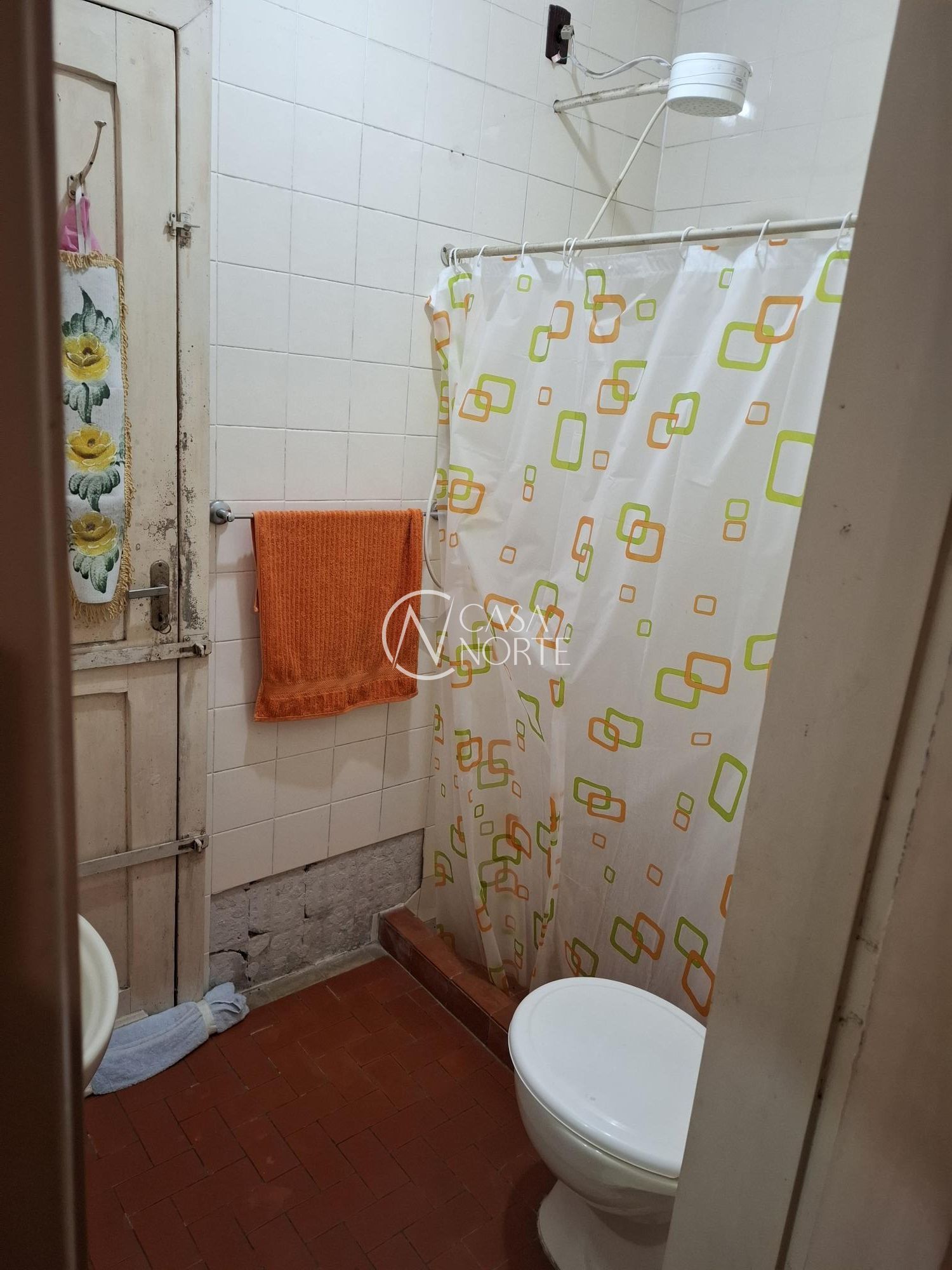 Casa à venda com 3 quartos, 109m², 2 suítes, 2 vagas, Rua João Abbott no bairro Petrópolis em Porto Alegre