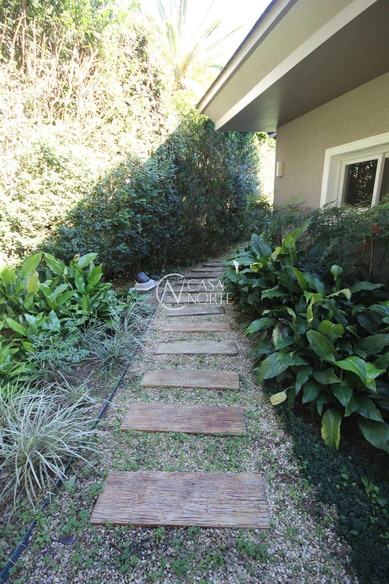 Casa de Condomínio à venda com 4 quartos, 978m², 4 suítes, 8 vagas, Avenida da Cavalhada no bairro Cavalhada em Porto Alegre