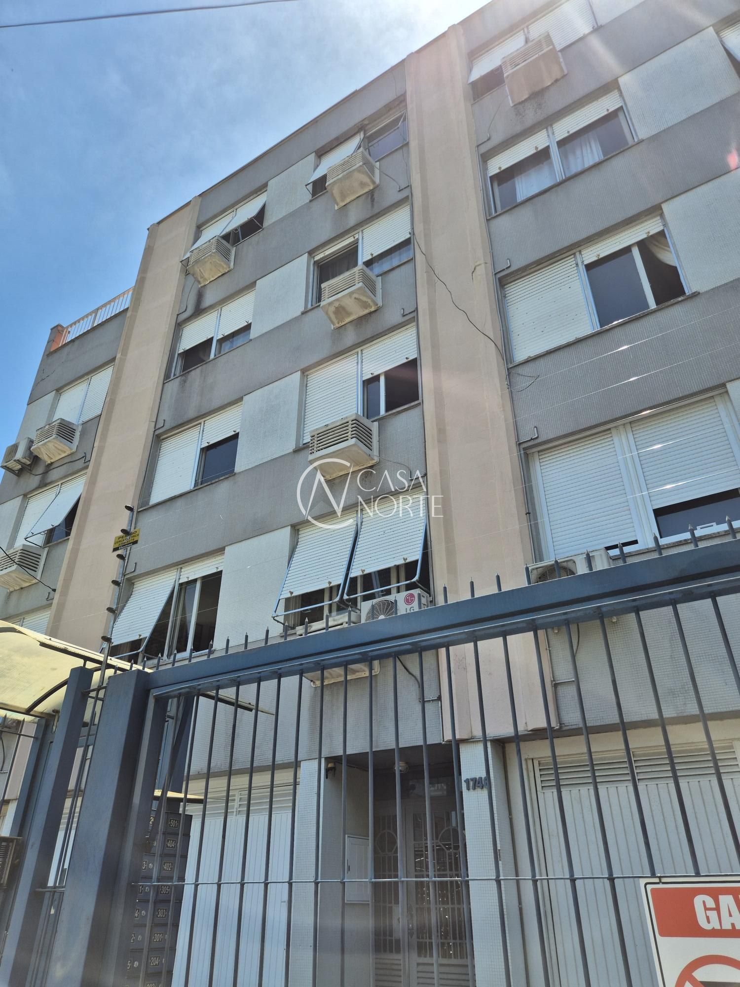 Apartamento à venda com 3 quartos, 87m², 1 vaga, Rua General Lima e Silva no bairro Azenha em Porto Alegre