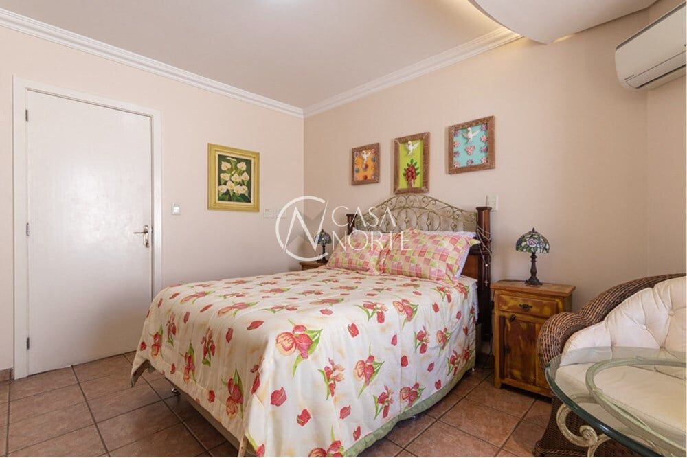 Casa de Condomínio à venda com 4 quartos, 245m², 2 suítes, 2 vagas, 14 de Julho no bairro Boa Vista em Porto Alegre
