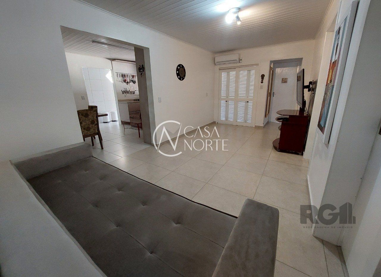 Casa à venda com 3 quartos, 110m², 3 vagas, Rua Oswaldo Olmiro Machado no bairro Ipanema em Porto Alegre