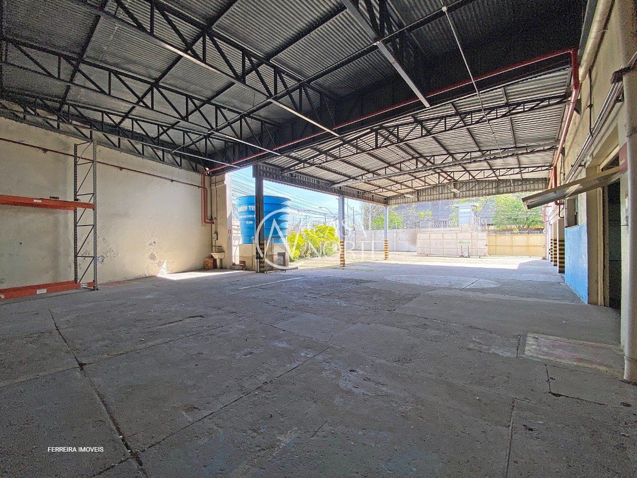 Prédio Comercial à venda , 2297m², 20 vagas, Rua Gaspar Martins no bairro Floresta em Porto Alegre