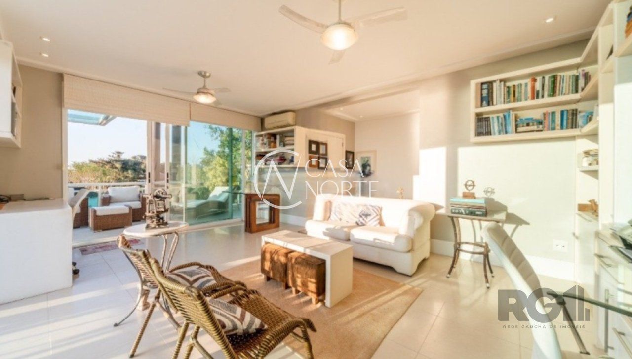 Casa de Condomínio à venda com 3 quartos, 367m², 3 suítes, 2 vagas, Praça José Assunção no bairro Vila Assunção em Porto Alegre