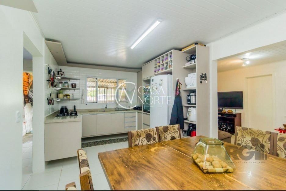 Casa à venda com 3 quartos, 110m², 3 vagas, Rua Oswaldo Olmiro Machado no bairro Ipanema em Porto Alegre