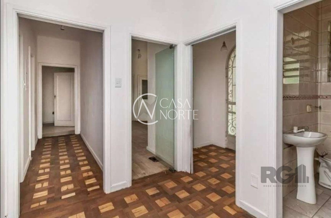 Casa Comercial à venda , 320m², Rua Dom Pedro II no bairro São João em Porto Alegre