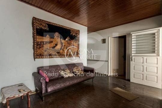 Casa à venda com 6 quartos, 300m², 1 suíte, 2 vagas, Rua Antônio Joaquim Mesquita no bairro Passo da Areia em Porto Alegre