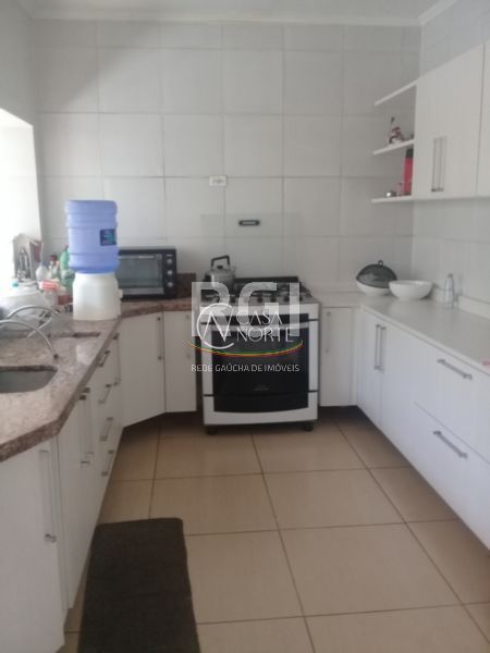 Casa à venda com 3 quartos, 210m², 1 suíte, Rua General Lima e Silva no bairro Centro Histórico em Porto Alegre