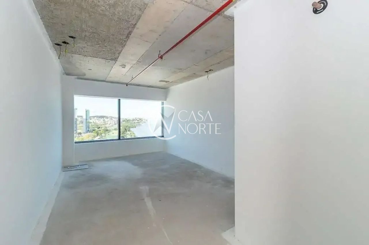 Sala Comercial à venda com 1 quarto, 33m², 1 vaga, Padre Cacique no bairro Praia de Belas em Porto Alegre