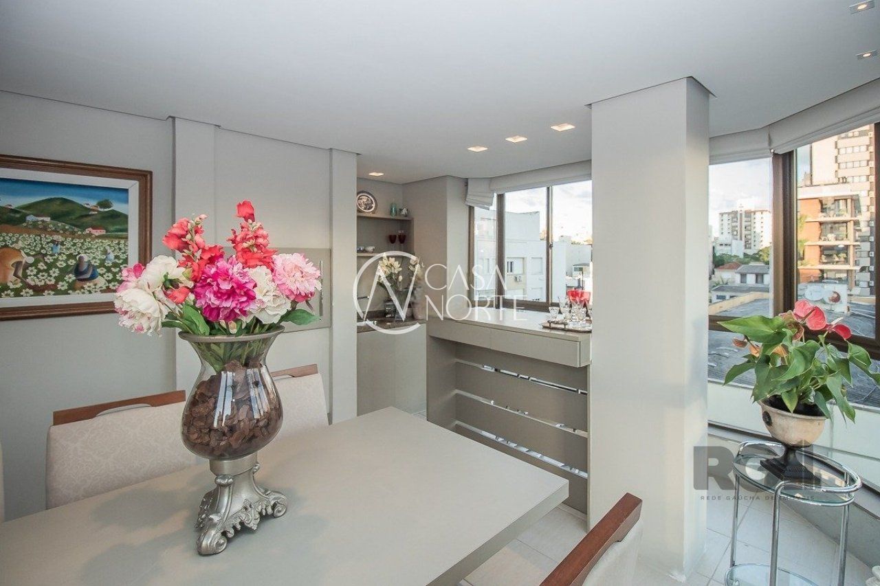 Apartamento à venda com 2 quartos, 100m², 1 suíte, 1 vaga, Avenida Lageado no bairro Petrópolis em Porto Alegre