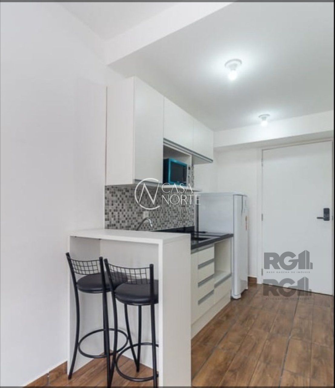 Apartamento à venda com 1 quarto, 27m², 1 vaga, Avenida dos Cubanos no bairro Partenon em Porto Alegre