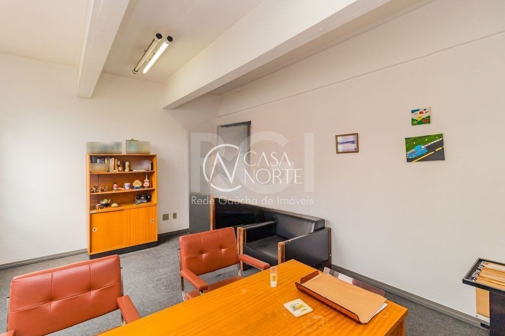 Sala Comercial à venda , 58m², Avenida Cristóvão Colombo no bairro Moinhos de Vento em Porto Alegre