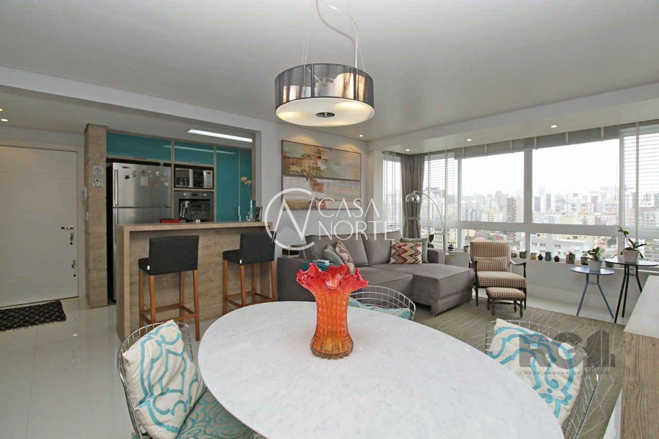 Apartamento à venda com 2 quartos, 77m², 1 suíte, 2 vagas, Rua Geraldo Souza Moreira no bairro Passo da Areia em Porto Alegre