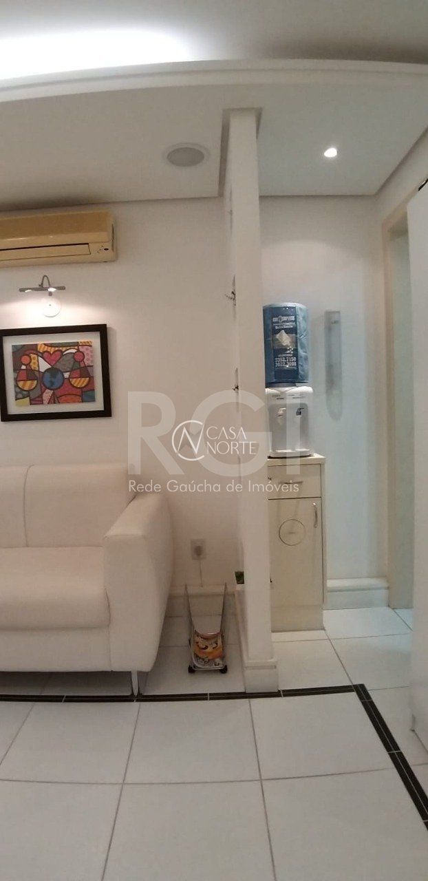 Sala Comercial à venda , 40m², Avenida Cacapava no bairro Petrópolis em Porto Alegre