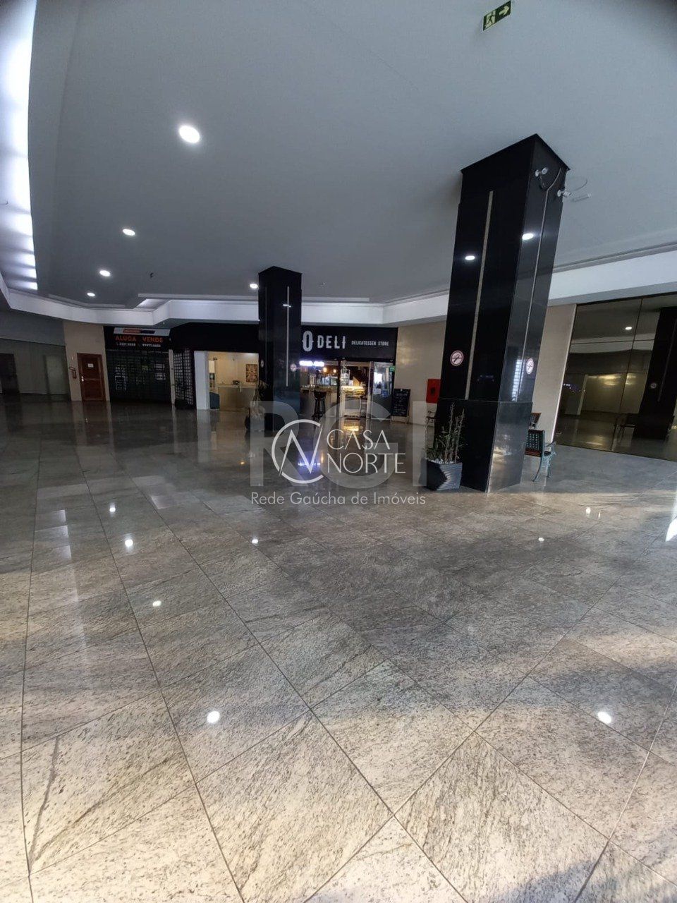 Loja à venda , 182m², Avenida Carlos Gomes no bairro Auxiliadora em Porto Alegre