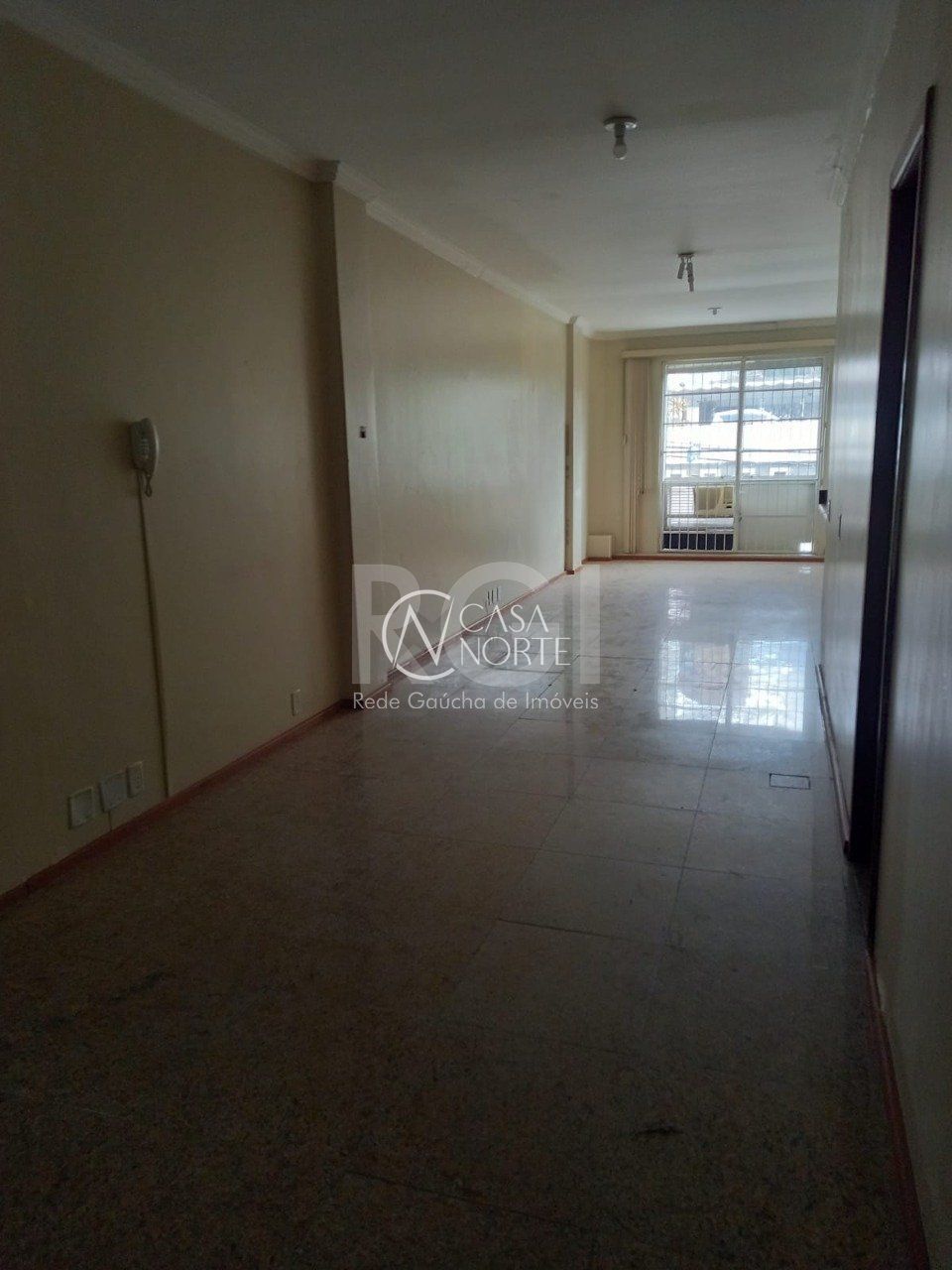 Sala Comercial à venda , 39m², Rua Quintino Bocaiuva no bairro Floresta em Porto Alegre