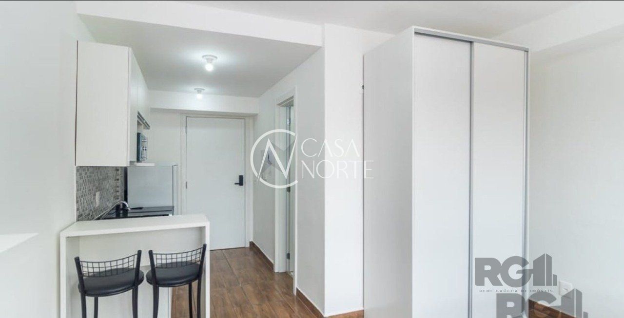 Apartamento à venda com 1 quarto, 27m², 1 vaga, Avenida dos Cubanos no bairro Partenon em Porto Alegre