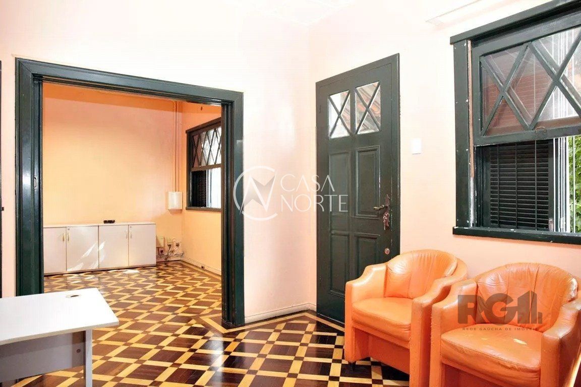 Casa à venda com 4 quartos, 243m², 1 suíte, 3 vagas, Rua Amélia Teles no bairro Petrópolis em Porto Alegre