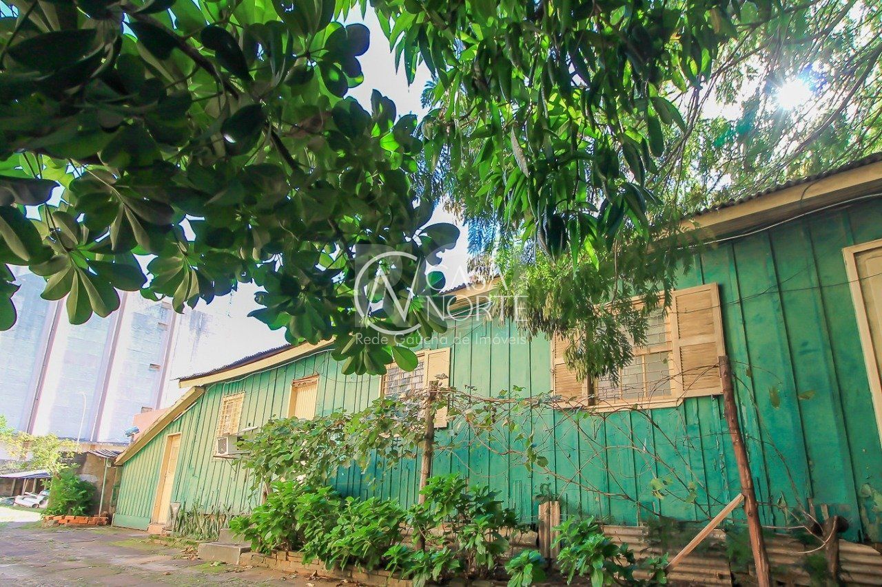 Casa Comercial à venda  com 1000m², Rua Coronel José Rodrigues Sobral no bairro Partenon em Porto Alegre