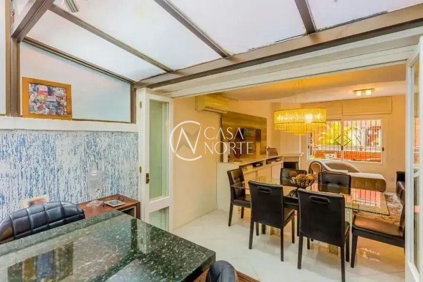 Casa de Condomínio à venda com 3 quartos, 214m², 1 suíte, 1 vaga, Rua Tremembé no bairro Vila Jardim em Porto Alegre