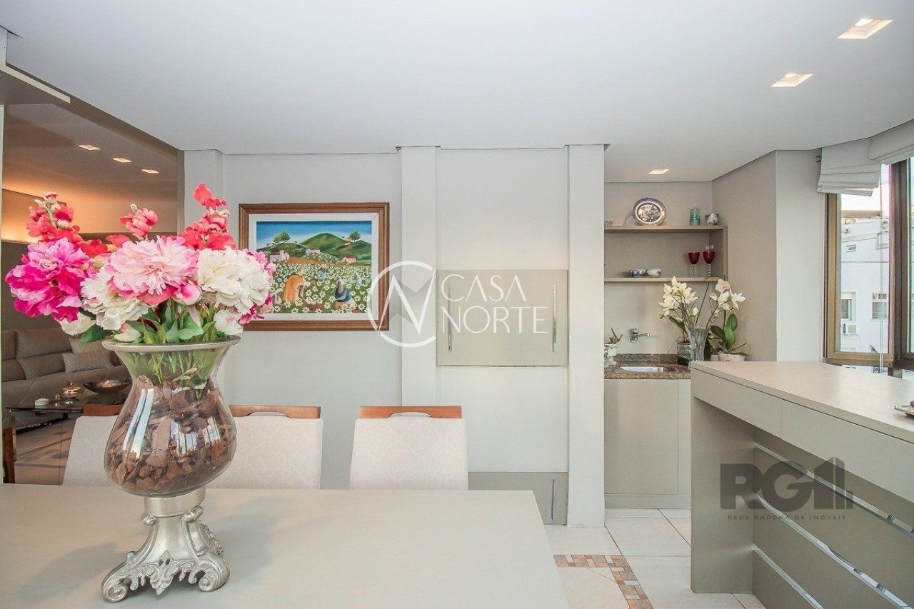 Apartamento à venda com 2 quartos, 100m², 1 suíte, 1 vaga, Avenida Lageado no bairro Petrópolis em Porto Alegre