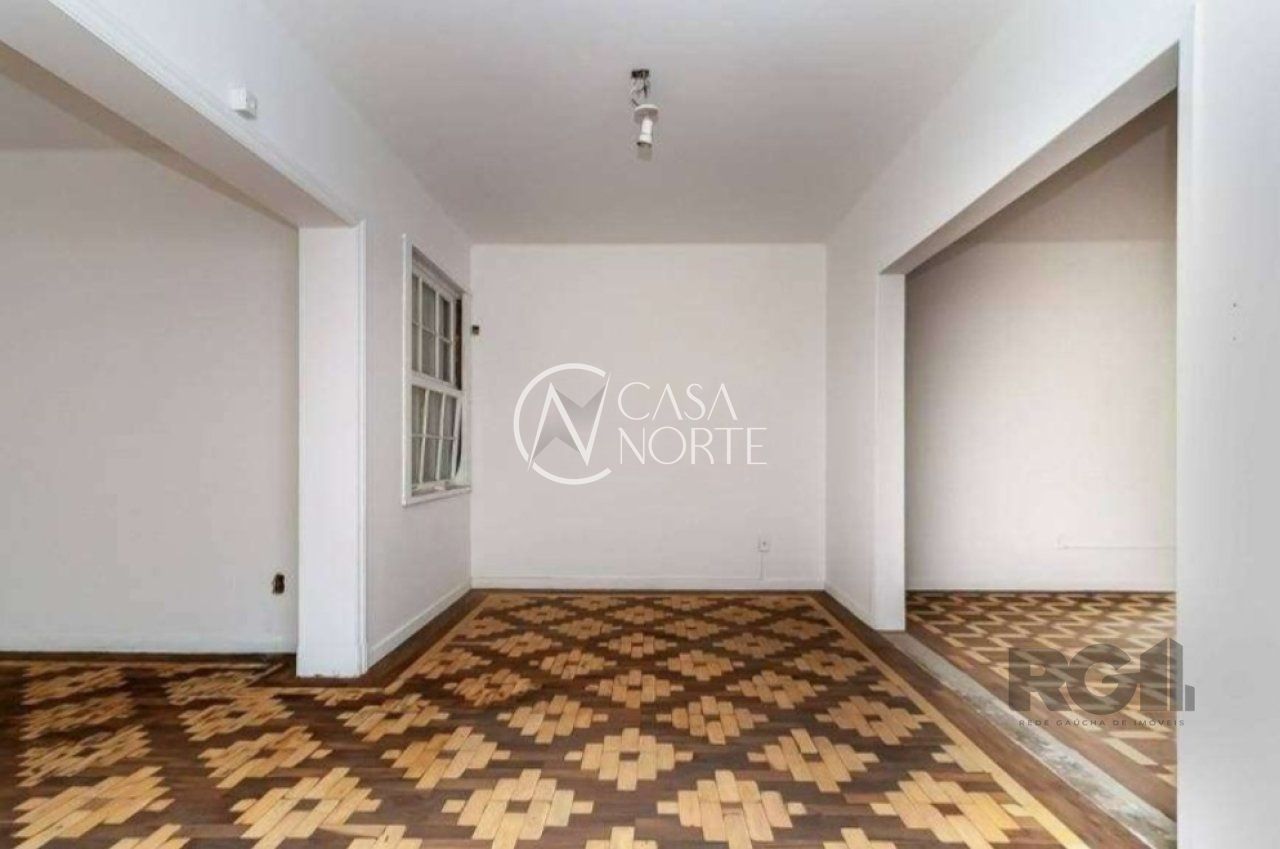 Casa Comercial à venda , 320m², Rua Dom Pedro II no bairro São João em Porto Alegre