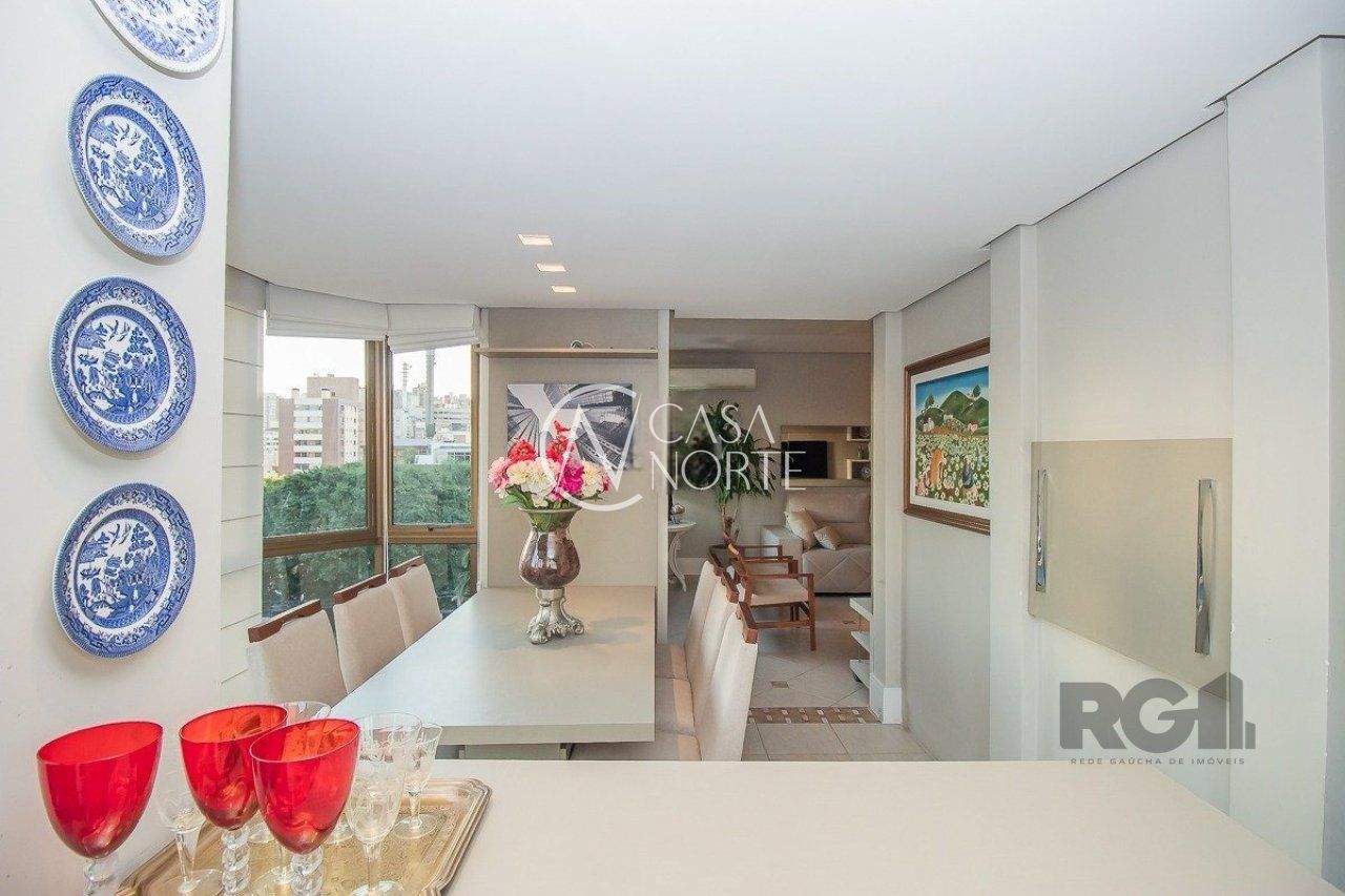 Apartamento à venda com 2 quartos, 100m², 1 suíte, 1 vaga, Avenida Lageado no bairro Petrópolis em Porto Alegre