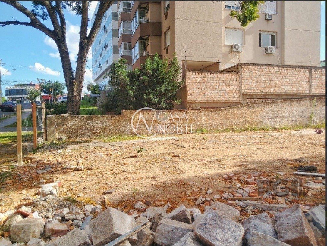 Terreno à venda , 511m², Avenida Teixeira Mendes no bairro Chácara das Pedras em Porto Alegre