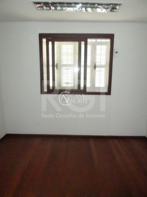 Casa Comercial à venda , 130m², Rua Conselheiro Travassos no bairro São Geraldo em Porto Alegre