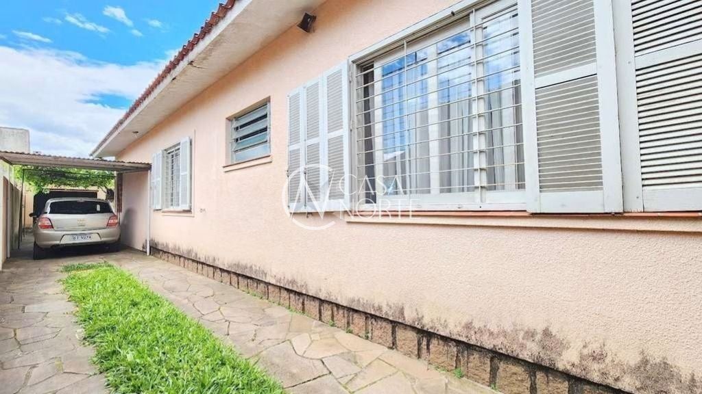 Casa à venda com 3 quartos, 155m², 1 suíte, 5 vagas, José Rodrigues da Fonseca no bairro Vila Ipiranga em Porto Alegre