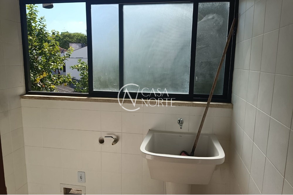 Apartamento à venda com 2 quartos, 76m², Ariovaldo Pinheiro no bairro Passo da Areia em Porto Alegre