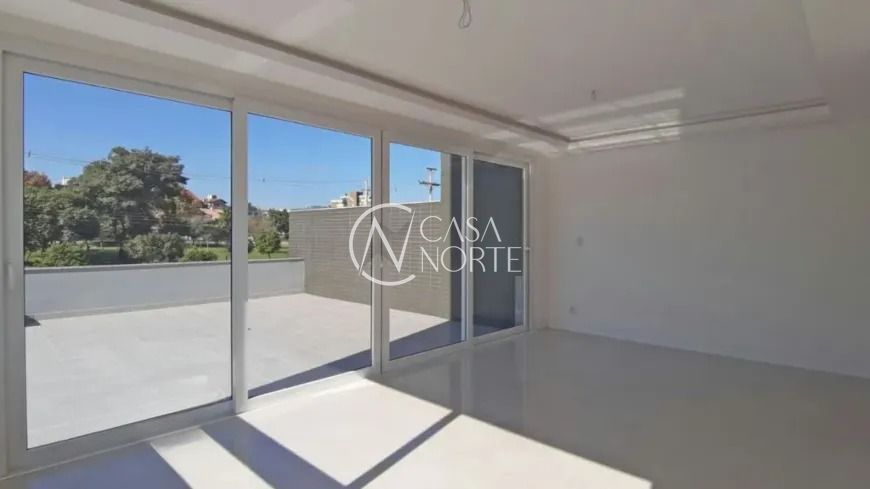 Apartamento Garden à venda com 3 quartos, 386m², 1 suíte, 4 vagas, Rua Walir Zottis no bairro Jardim Planalto em Porto Alegre