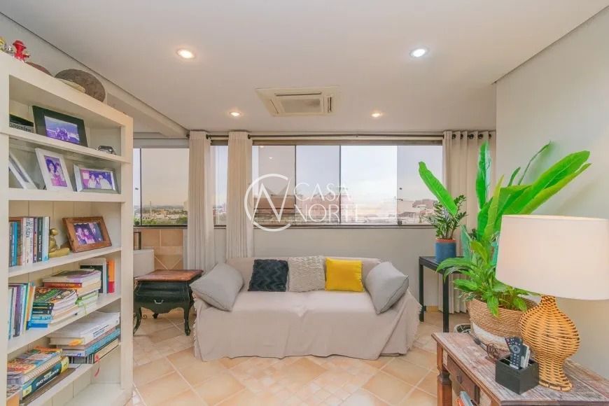 Apartamento à venda com 3 quartos, 106m², 1 suíte, 2 vagas, Rua Maestro Salvador Campanella no bairro Jardim Itu em Porto Alegre