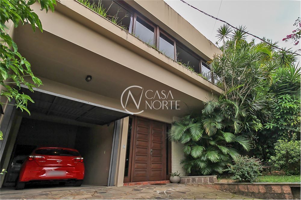 Casa à venda com 3 quartos, 252m², 1 suíte, 2 vagas, Rua Senador Annibal di Primio Beck no bairro Boa Vista em Porto Alegre