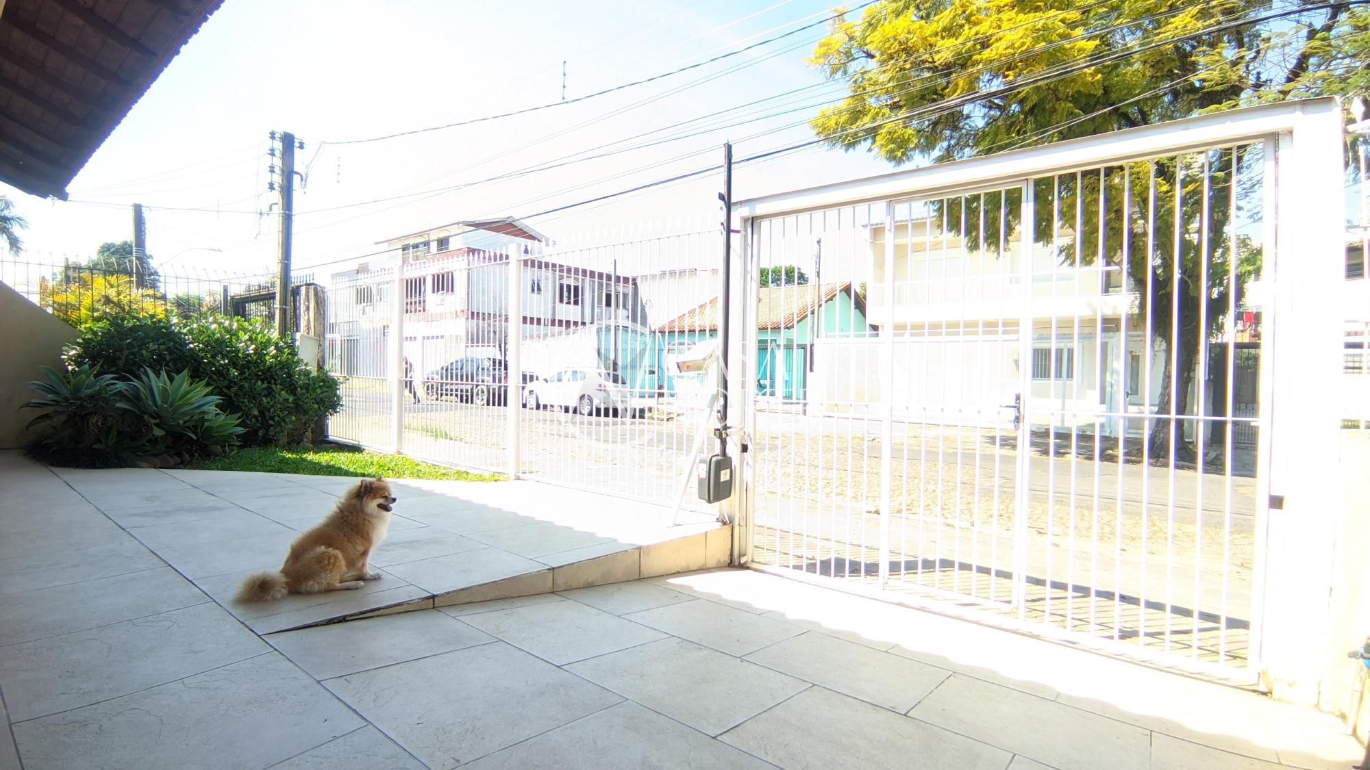 Casa à venda com 3 quartos, 180m², 3 suítes, 3 vagas, Rua Abílio Miller no bairro Jardim Planalto em Porto Alegre