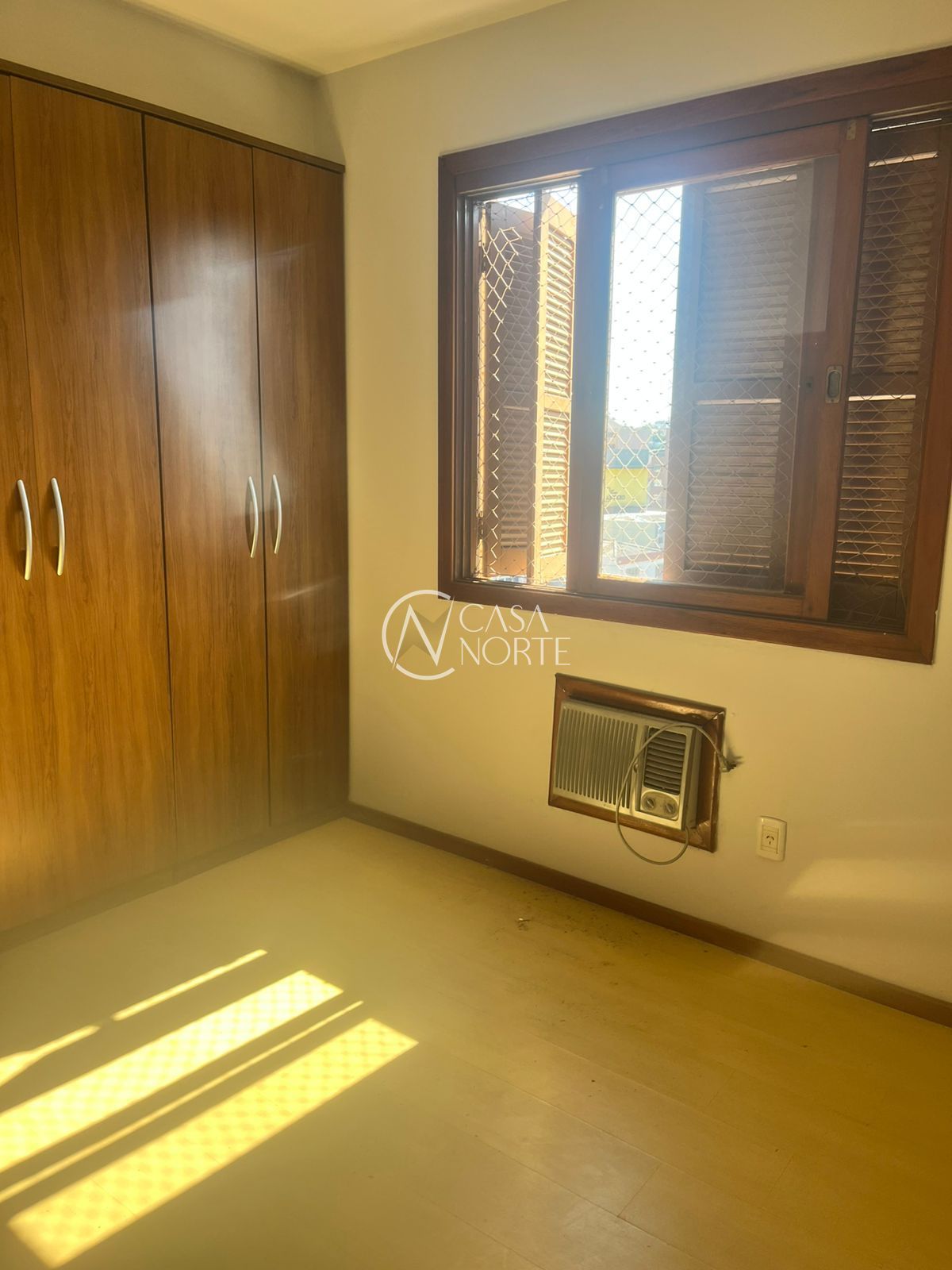 Apartamento à venda com 3 quartos, 89m², 1 suíte, 2 vagas, Rua Jari no bairro Passo da Areia em Porto Alegre