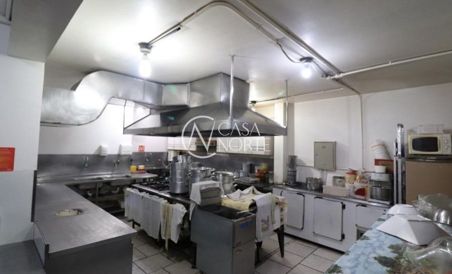 Loja à venda , 338m², Rua Açores no bairro Passo da Areia em Porto Alegre