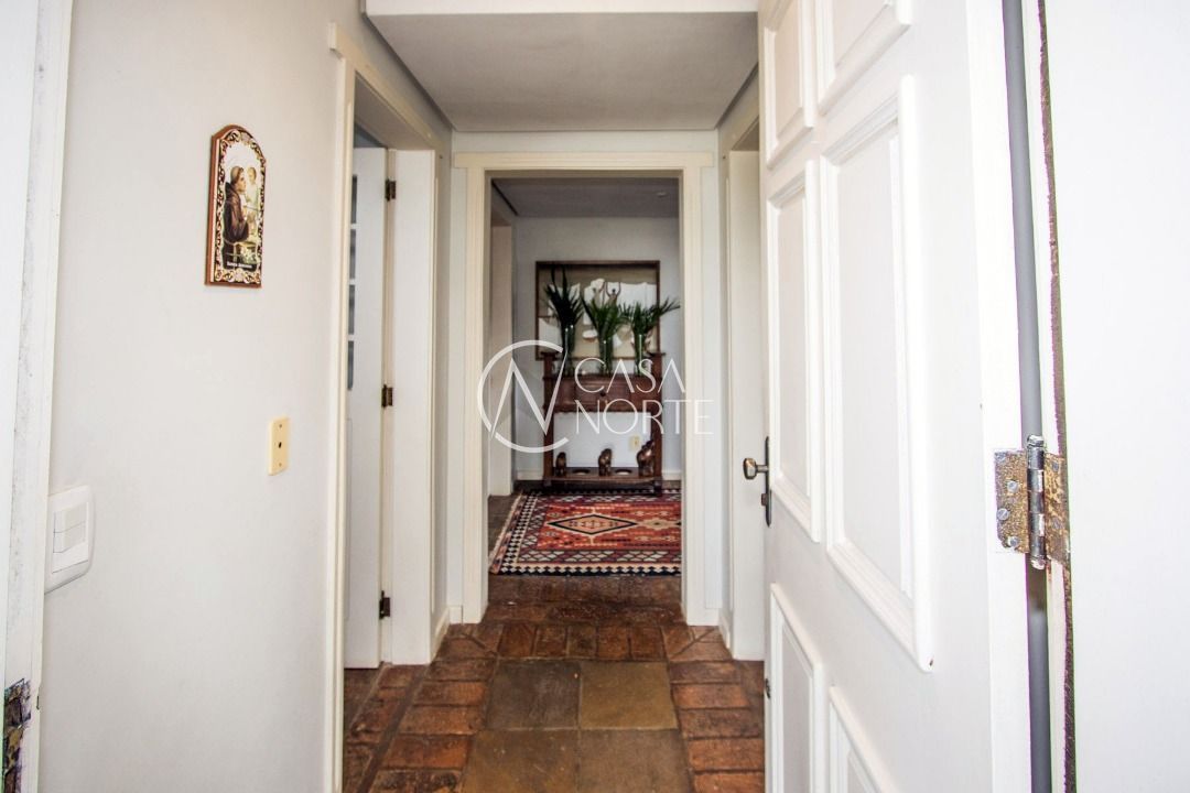 Casa à venda com 4 quartos, 489m², 2 suítes, 3 vagas, Avenida Cai no bairro Cristal em Porto Alegre