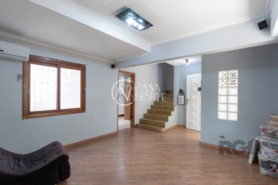 Casa de Condomínio à venda com 3 quartos, 138m², 1 suíte, 1 vaga, Rua Upamaroti no bairro Cristal em Porto Alegre