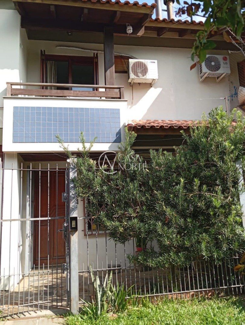 Casa de Condomínio à venda com 3 quartos, 105m², 1 suíte, 1 vaga, Rua Itapitocaí no bairro Cristal em Porto Alegre