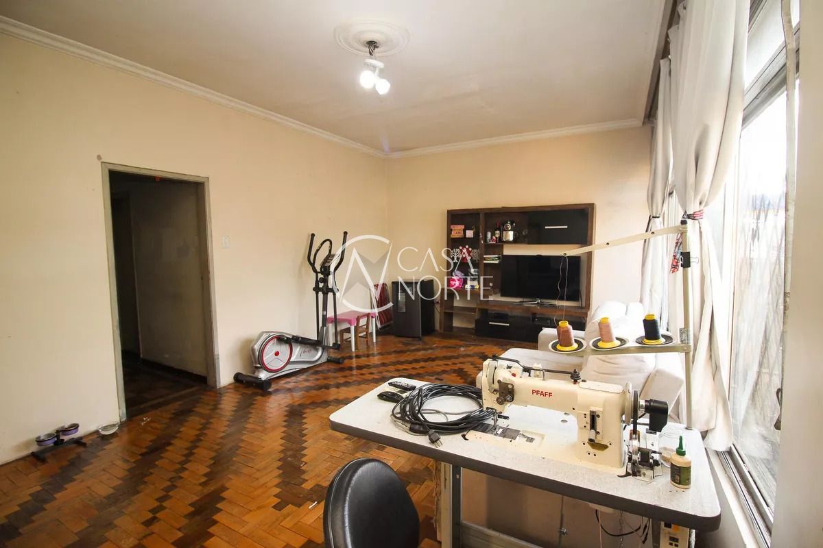 Casa à venda com 4 quartos, 280m², 6 vagas, Rua Coronel Aparício Borges no bairro Glória em Porto Alegre
